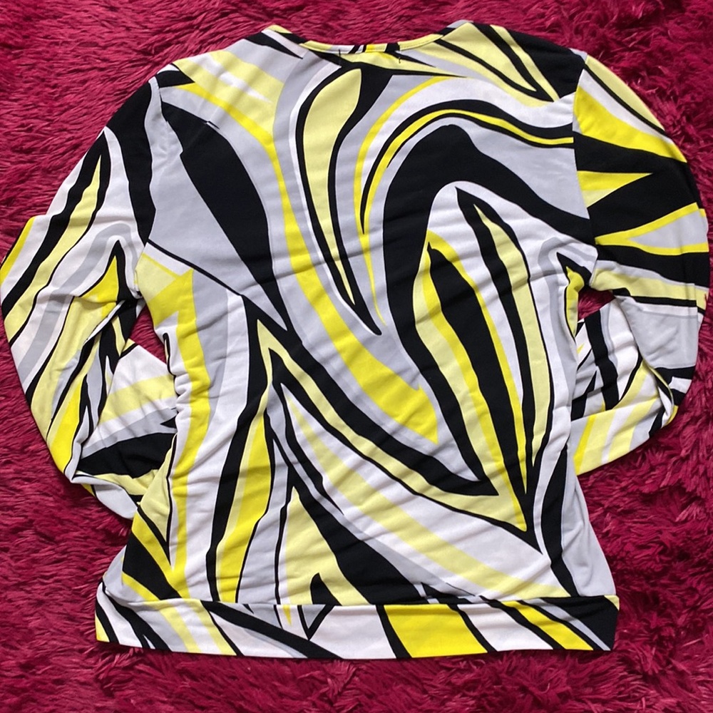Grey, yellow, and black blouse - Picture 8 of 14